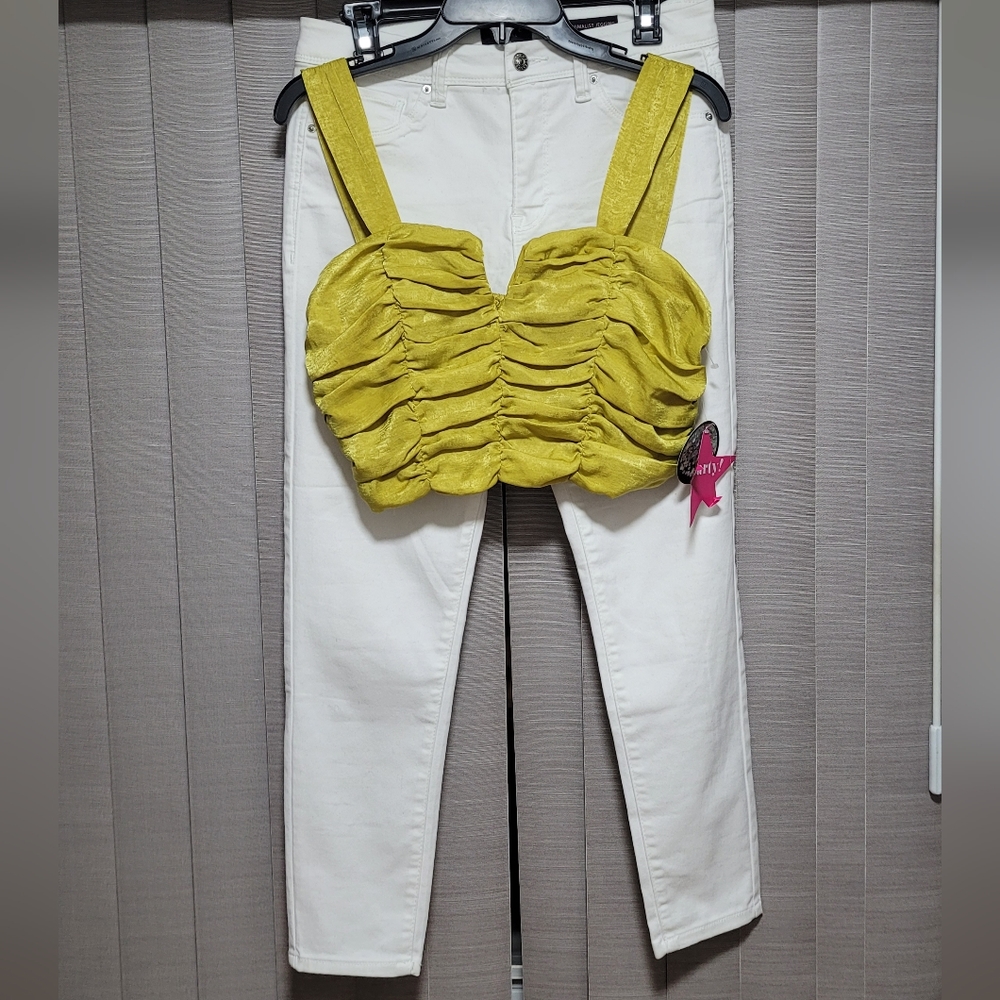NWT/ Rabbit Rose crop top